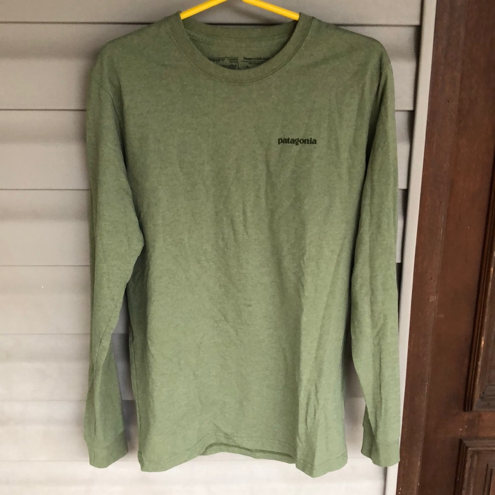 Patagonia green long sleeve tee